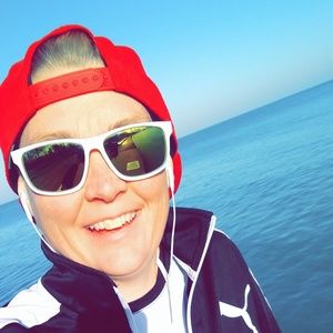 Meet your Posher, Mae